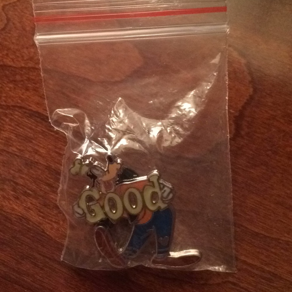 Disney Goofy Pin - Picture 4 of 4